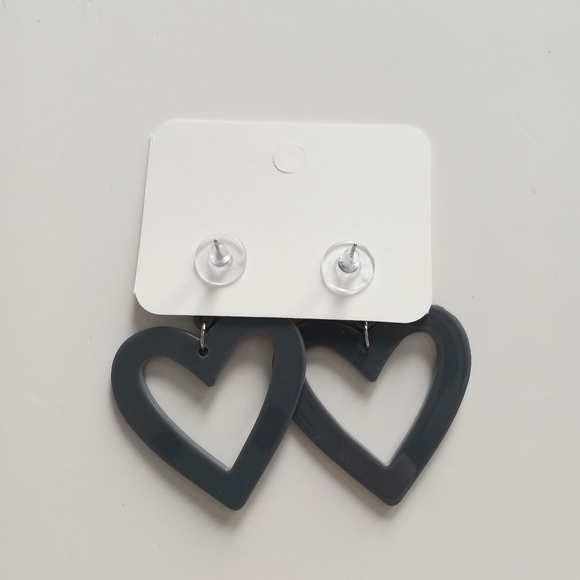 Fashion Gray Heart Dangle Earrings - Picture 4 of 4